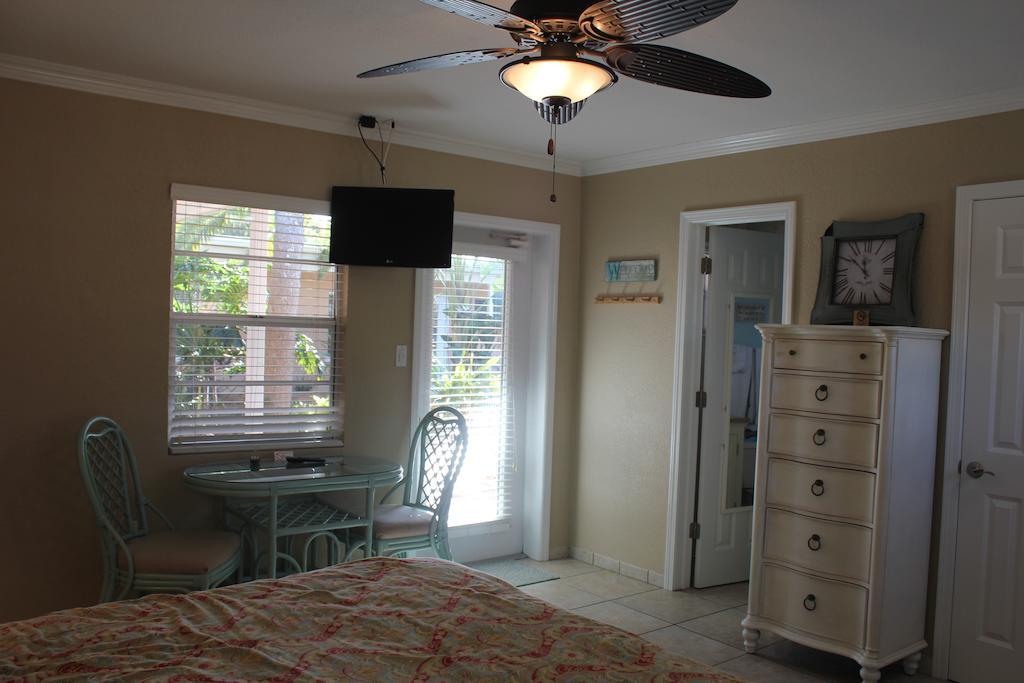 A Beach Retreat On Casey Key Venice Room photo